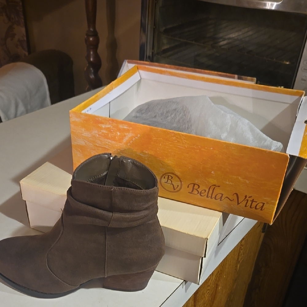 Bella Vita Brown Ankle Boots